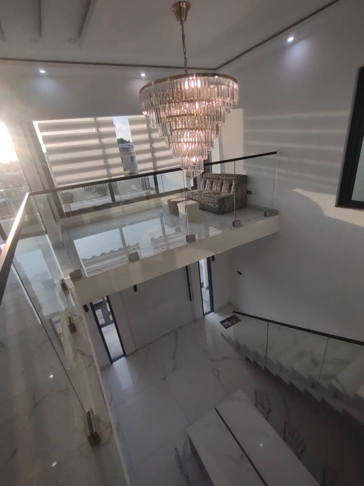 Villa duplex piscine meublée 3 chambres à louer à Baguida – 1 000 000 FCFA
