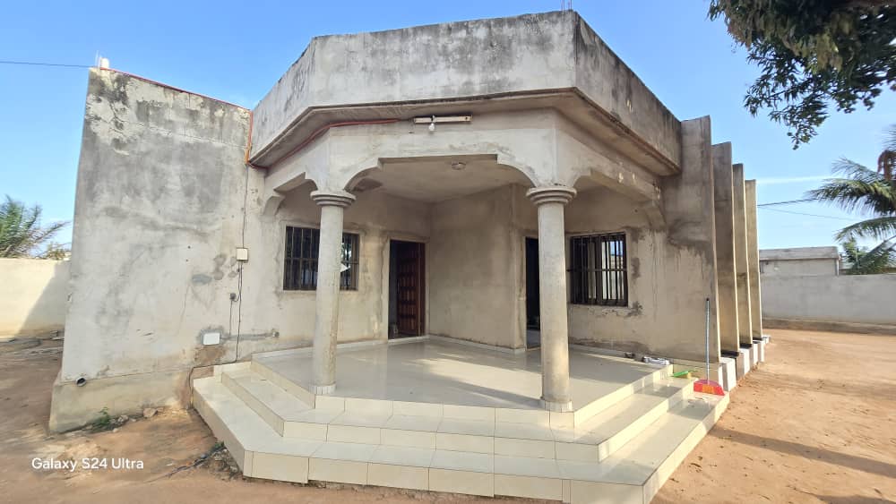 Villa 4 chambres en vente à Zanguera Klemé avec Titre Foncier personnel – 65 millions FCFA