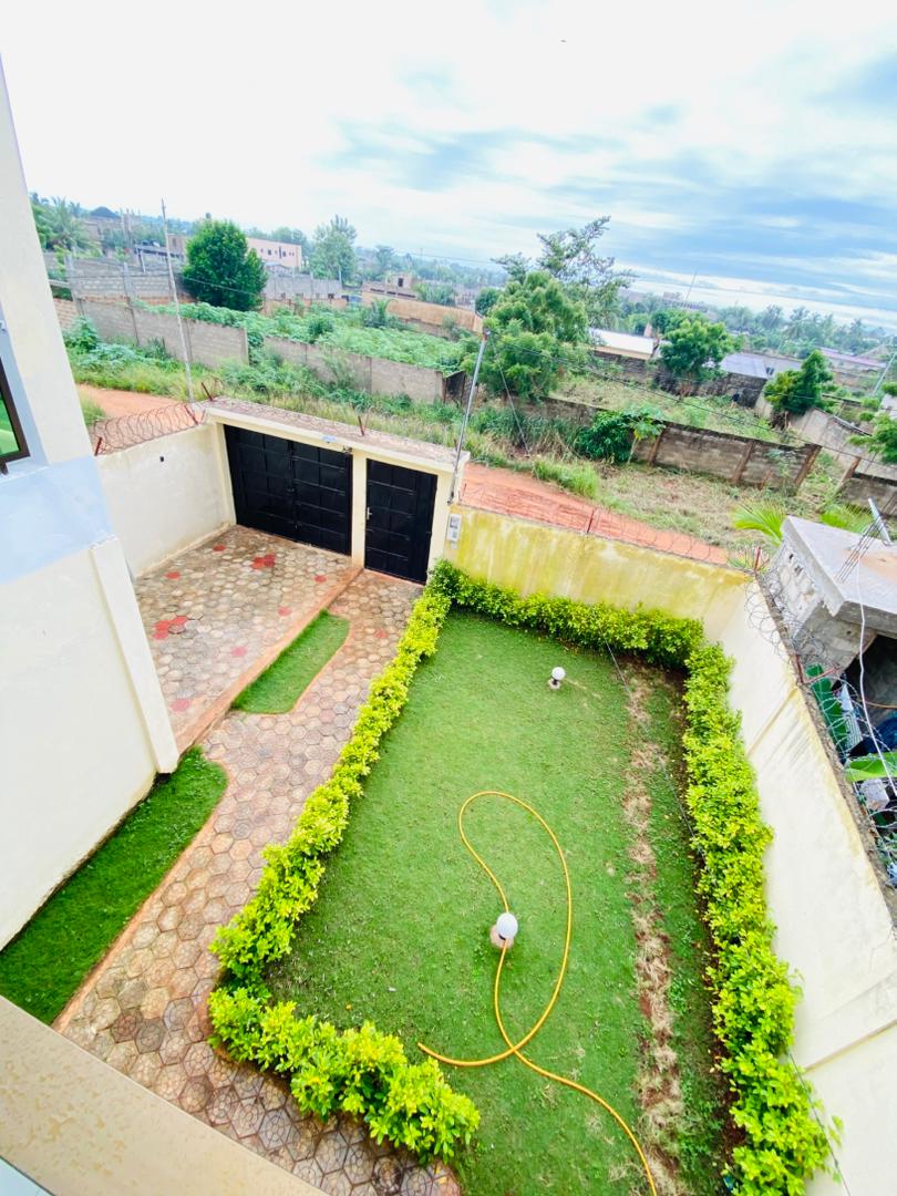 Villa duplex 5 chambres en vente à Agoè Légbassito Assiko – 75 millions FCFA