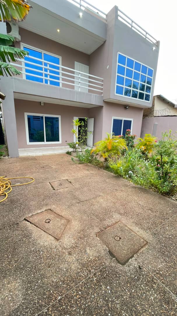 Villa moderne 5 chambres en vente à Adidogomé Amadanhomé – 85 millions FCFA