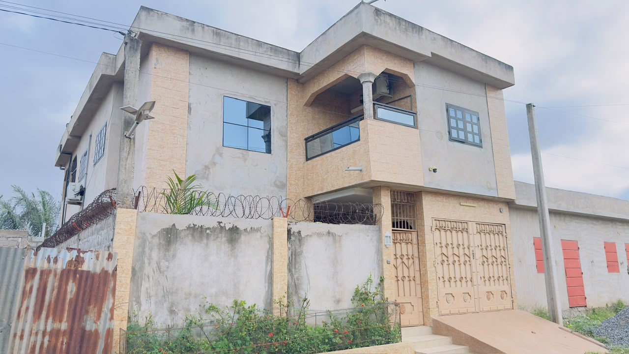 Villa 4 chambres de 150 m² en vente à Berna-Kopé – 35 millions FCFA