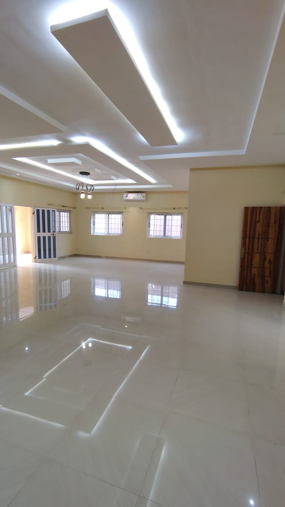 Villa 3 chambres salon à louer à Hédzranawoé Tsinga – 350 mille FCFA