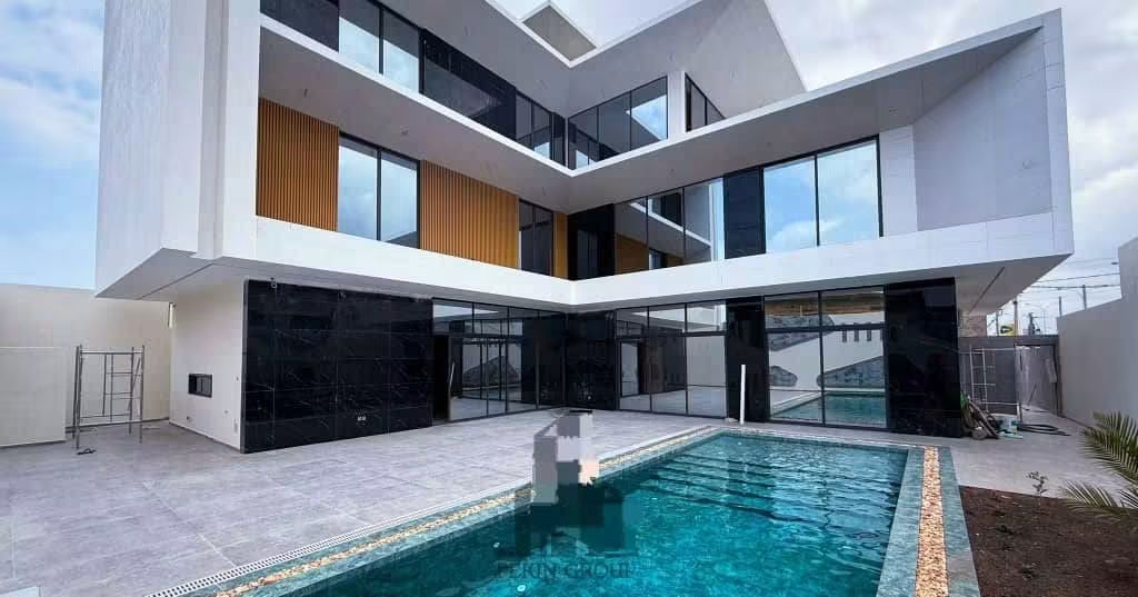 Villa de standing en vente à Tokoin Wuiti – 900 millions FCFA
