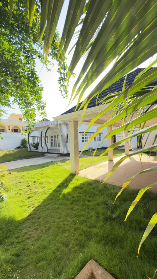 Villa 3 chambres à louer à Tokoin Protestant – 250000 FCFA