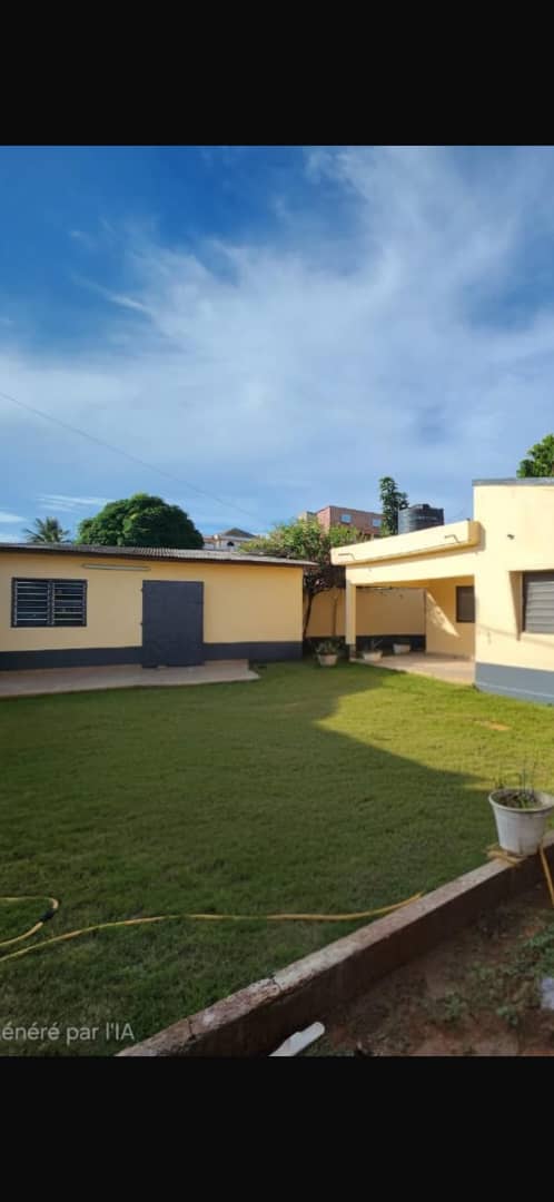 Villa 3 chambres en vente à Djidjolé – 75 millions FCFA