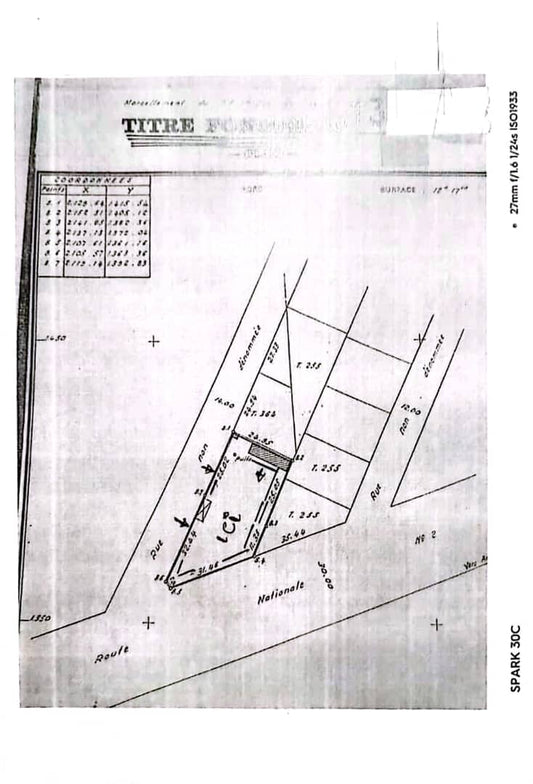 Terrain de 1211 m² en vente en bordure du goudron à Ablogamé – 900 millions FCFA