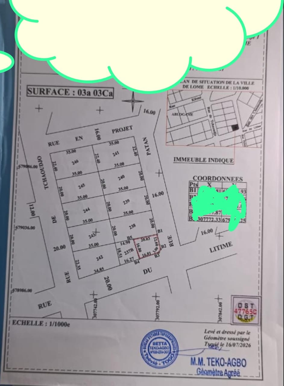 Maison sur demi-lot en angle de rue à vendre à Ablogamé, proche du goudron – 50 millions FCFA