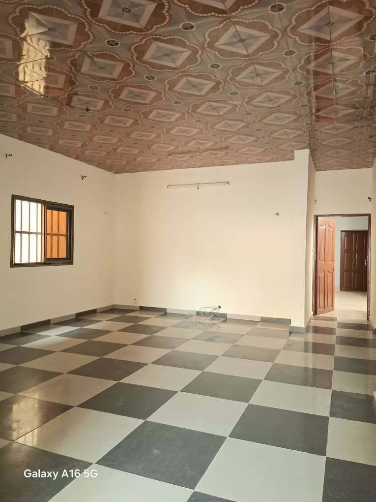 Villa 3 chambres à louer à Avédji Lomé Plaisir – 150000 FCFA
