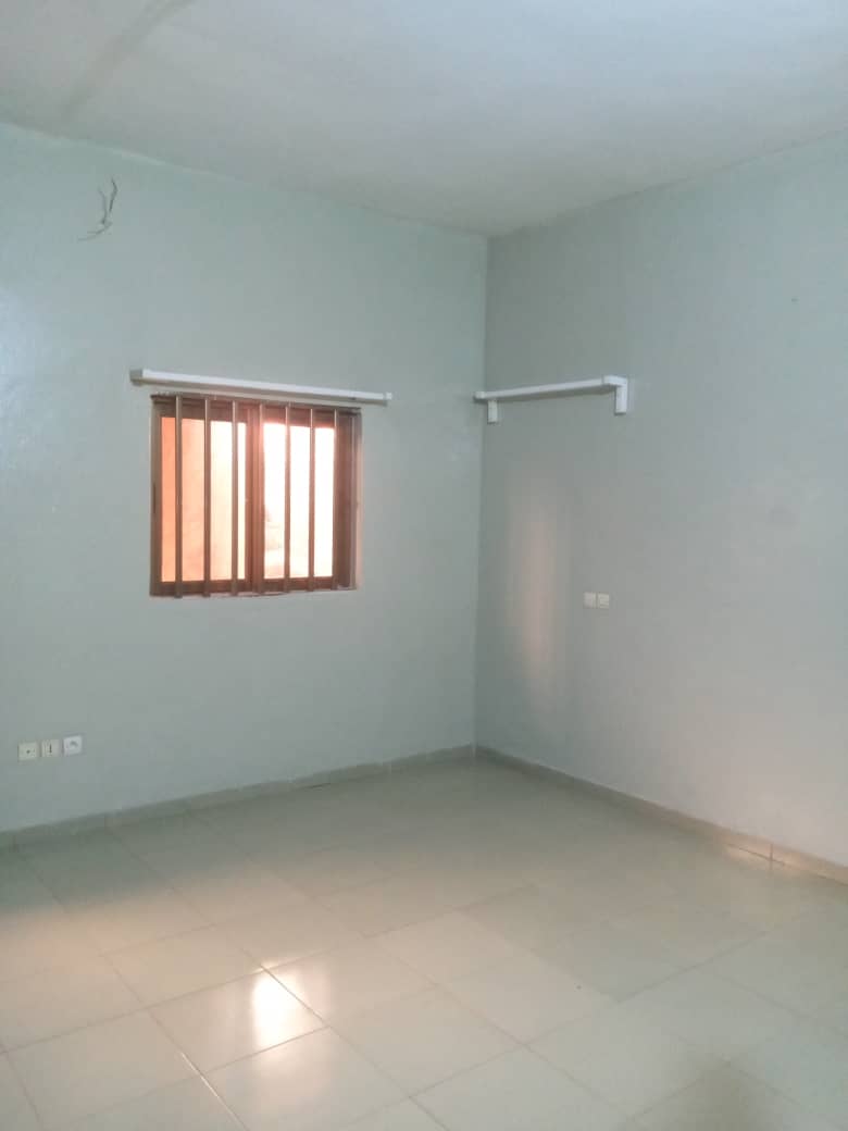 Appartement de 5 chambres à louer à Agoè Nanégbè - 160000 FCFA