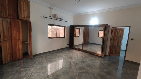 Villa 4 chambres à louer à Akato – 200 000 FCFA