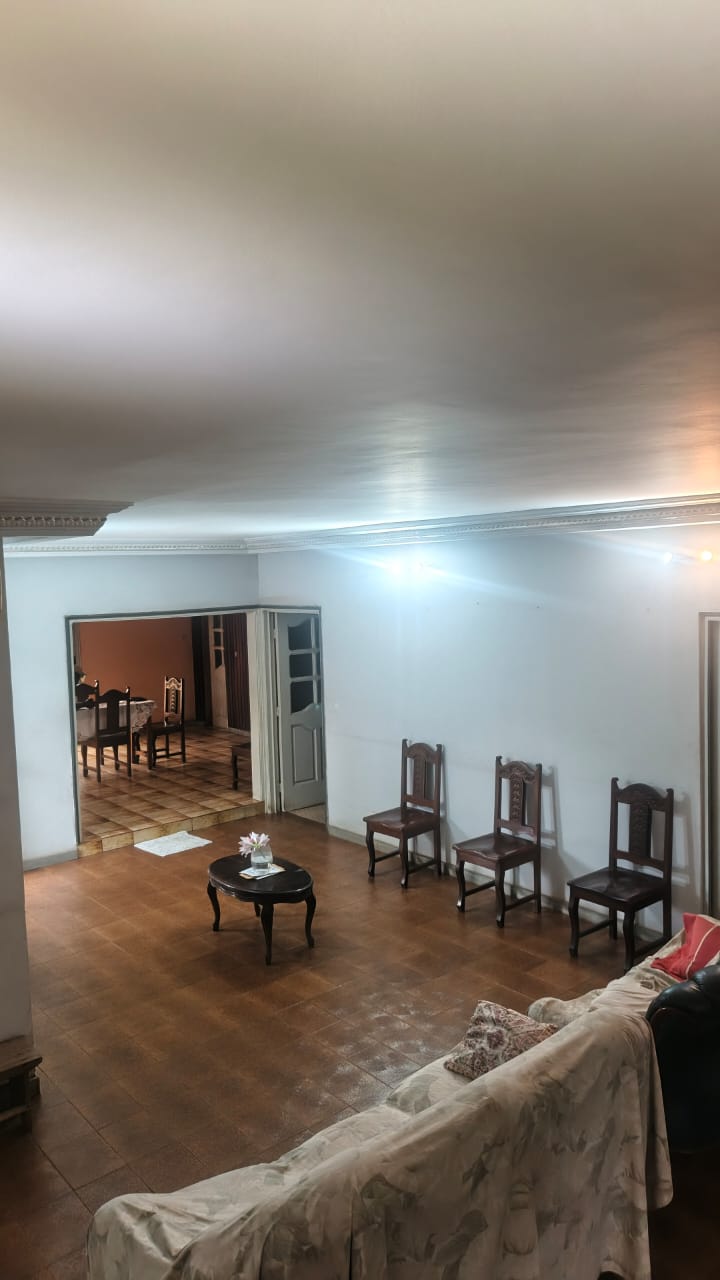 Villa duplex R+2 en vente à Attikoumé Champion à 300m du goudron – 150 millions FCFA