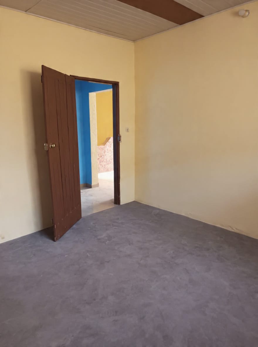 Villa 2 chambres en vente à Zanguera Klikamé – 16 millions FCFA