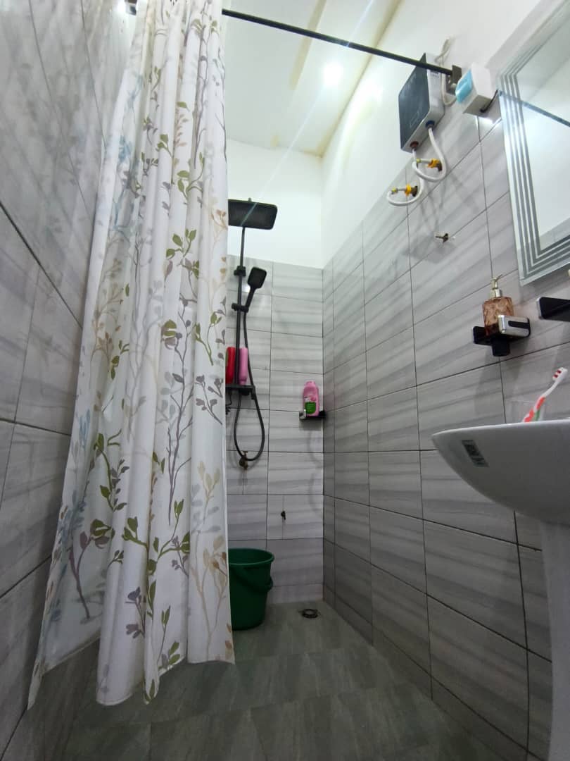 Villa 2 chambres en vente à Zanguéra (derrière UCAO) – 27 000 000 FCFA