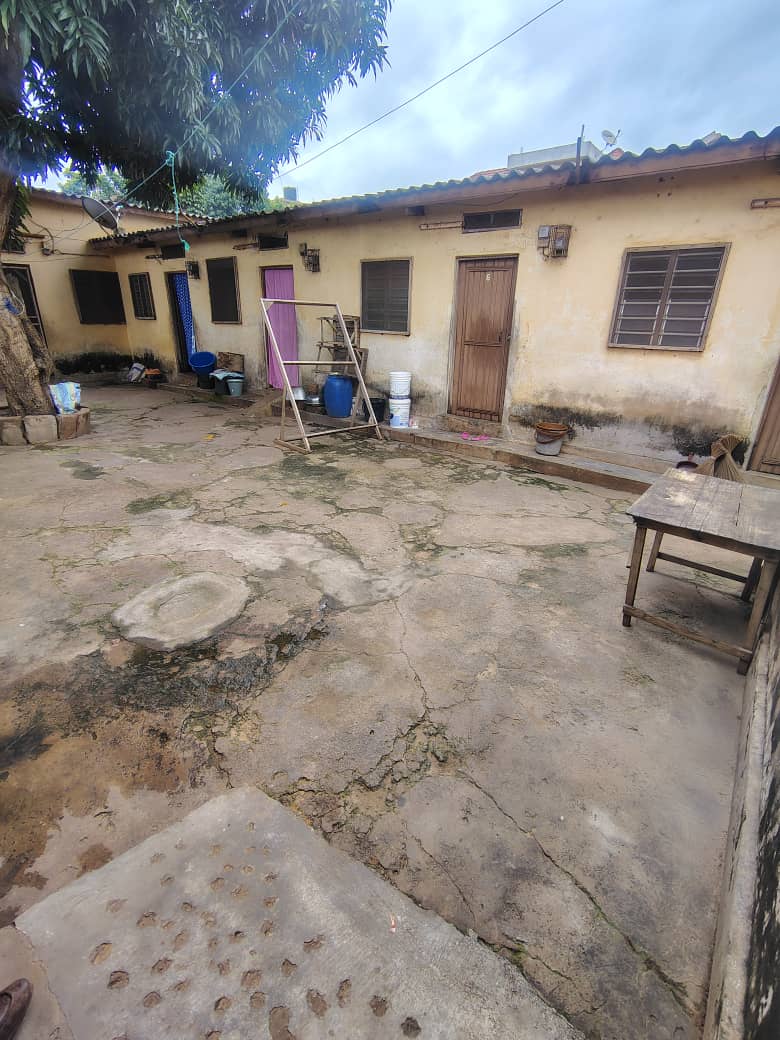 Maison 5 pièces en vente sur demi lot à Avedji CMS Elavagno – 25 millions FCFA