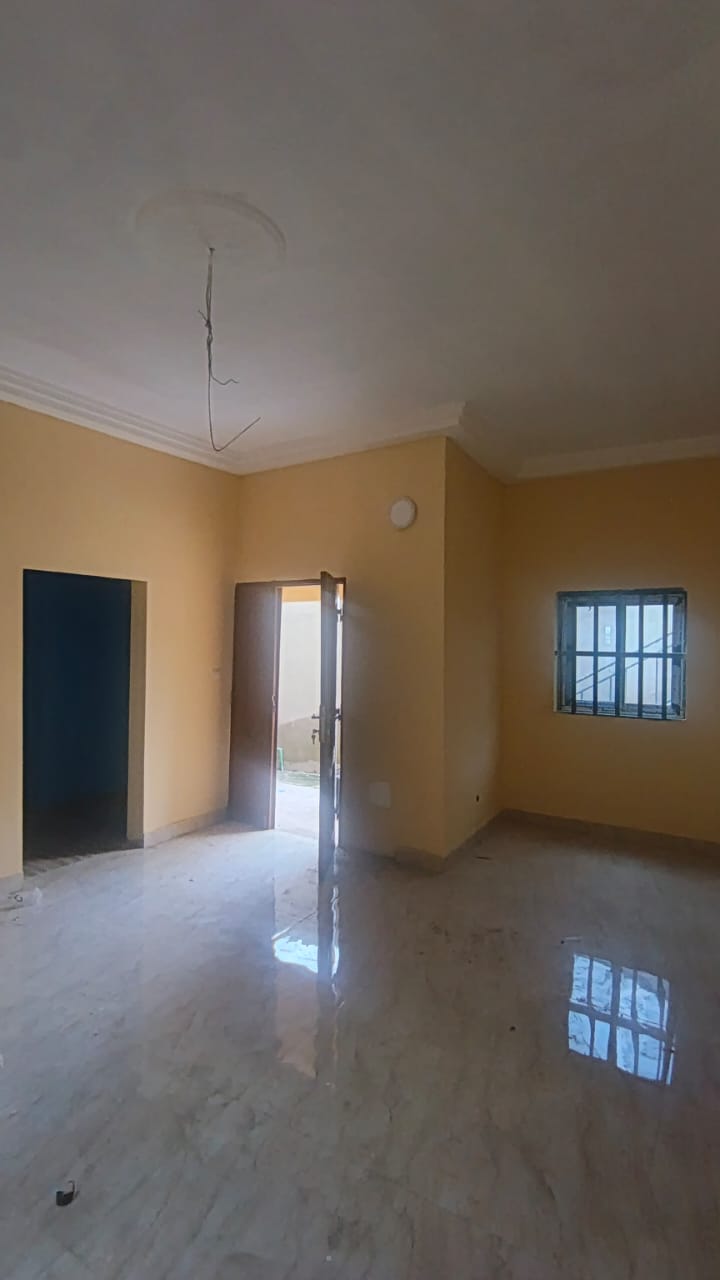 Appartement chambre salon en location à Segbé – 50000 FCFA/mois