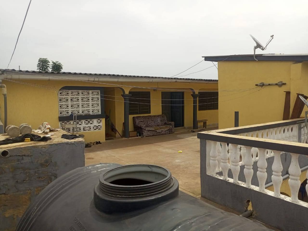 Villa 12 chambres de 600 m² en vente à Agoè Togblékopé – 65 millions FCFA