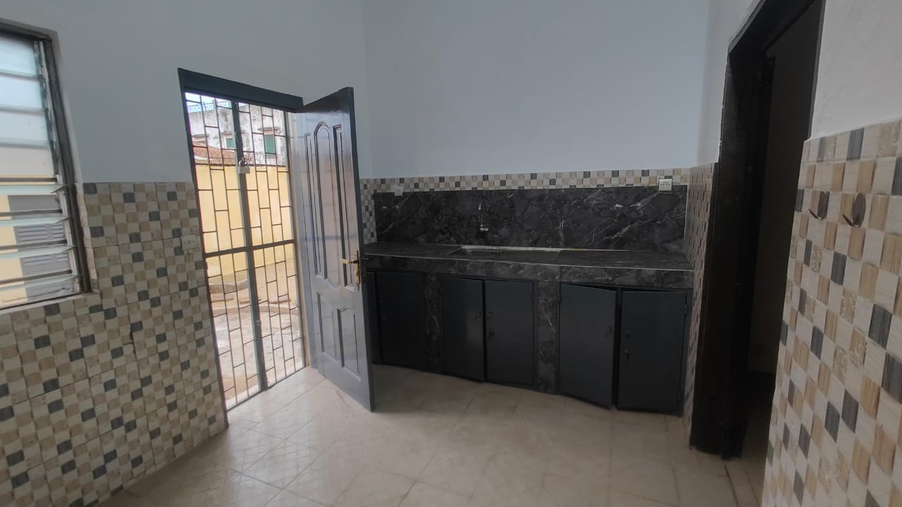 Villa 4 chambres à louer à Nyekonapoë Zener – 300 000 FCFA/mois