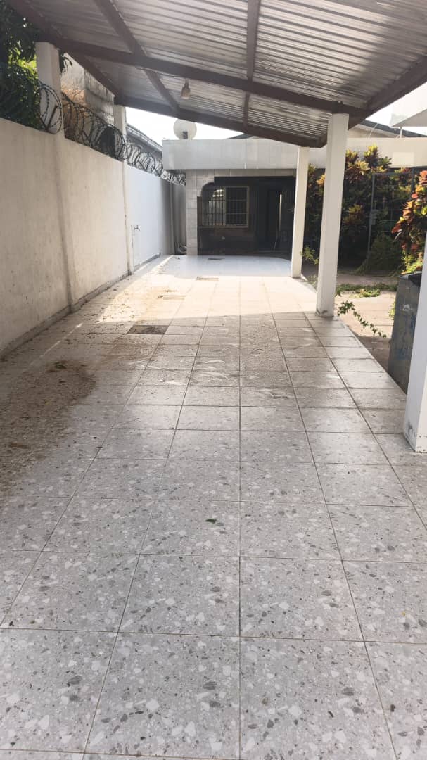 Villa 5 chambres en vente à Avepozo – 50 millions FCFA