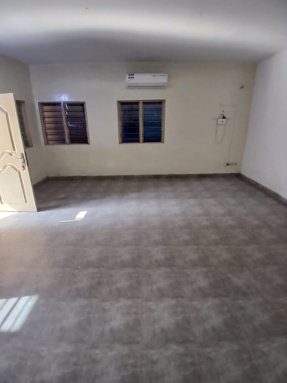 Villa 3 chambres en location à Agoe Cacaveli – 150 000 FCFA/mois