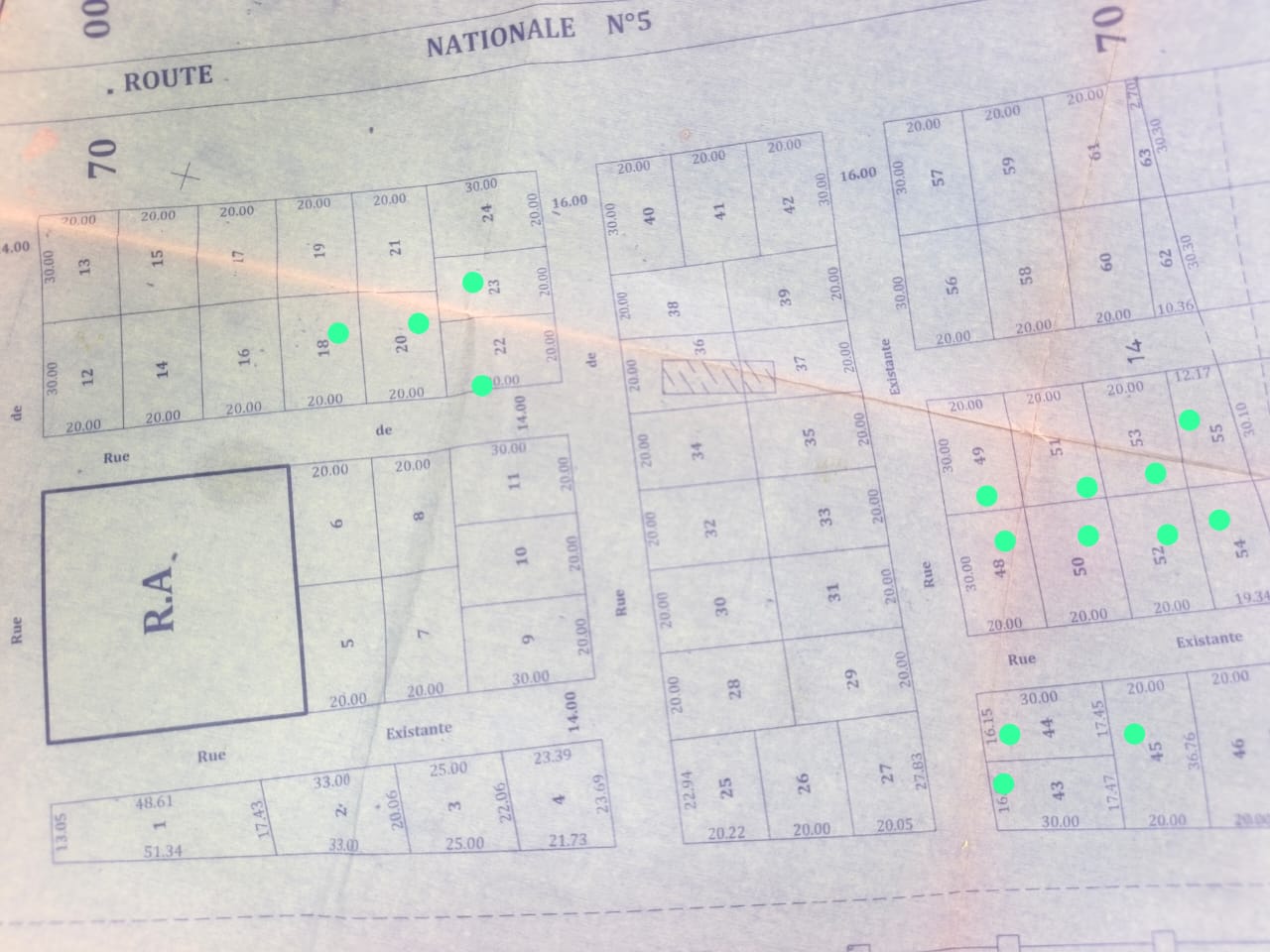 Terrain en vente à Fokpo 1 – 1 lot proche du goudron à 2 000 000 FCFA