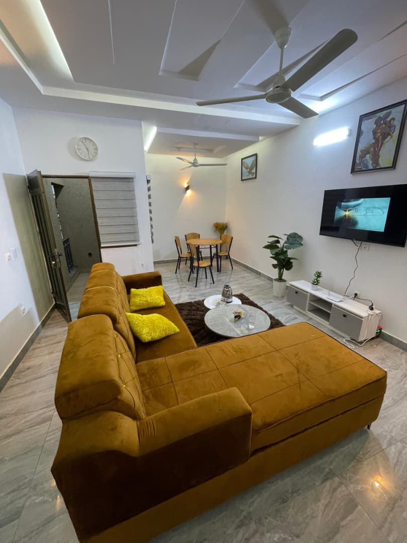 Appartement meublé 2 chambres en location à Hédzranawoé – à partir de 35 000 FCFA/jour