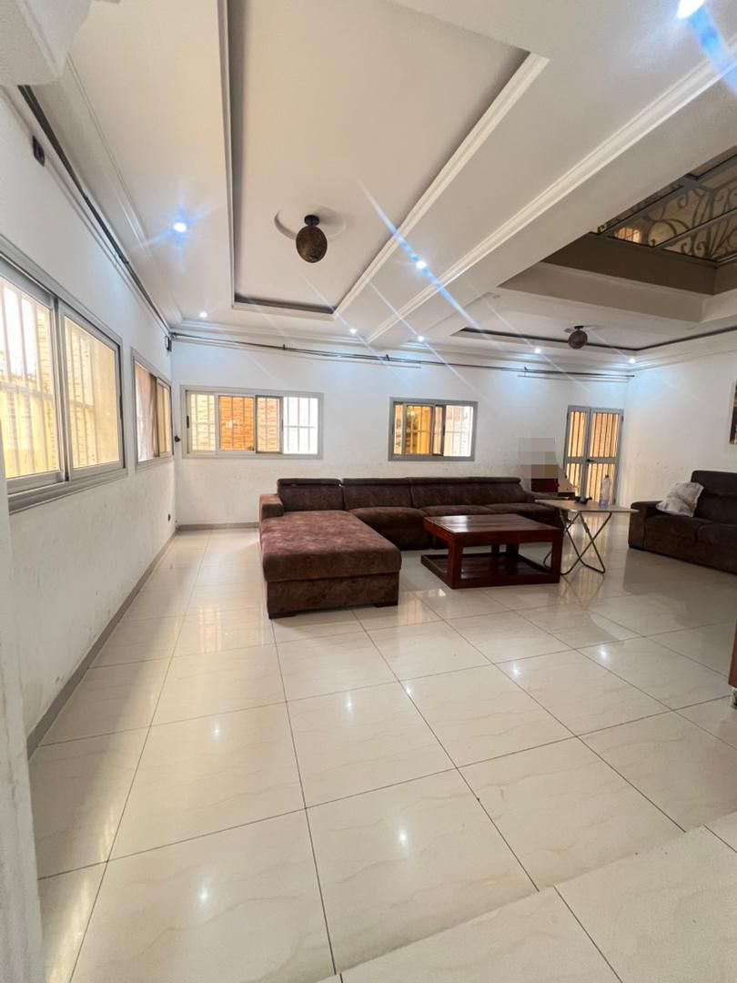 Villa duplex de 300 m² en vente à Agoè Cacavéli – 180 millions FCFA