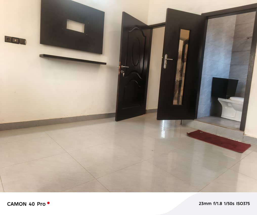 Villa 4 chambres de 750 m² en location à Togo 2000 – 550 000 FCFA