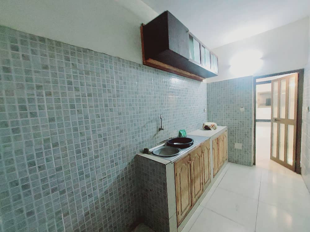 Villa 3 chambres à louer à Bè Kpota – 150 000 FCFA