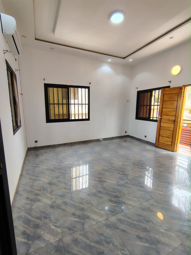 Appartement à louer à Kégué près du CHR – 110 000 FCFA