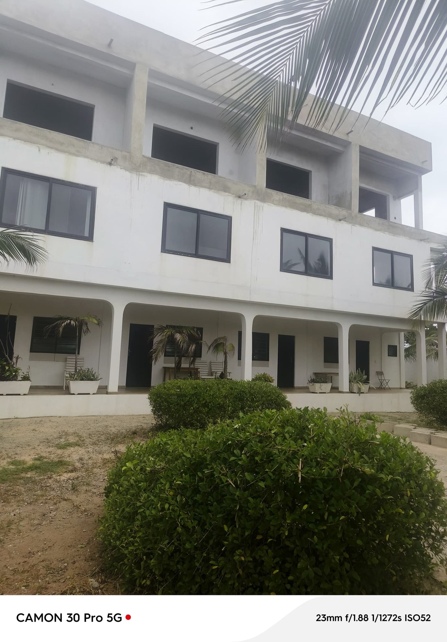 Immeuble en vente en bordure de la plage à Baguida – 1,250 milliard FCFA