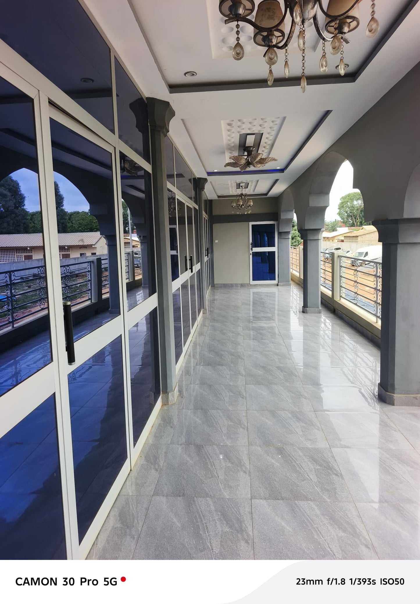 Immeuble R+2 en vente à Adidogomé Douane – 550 Millions FCFA