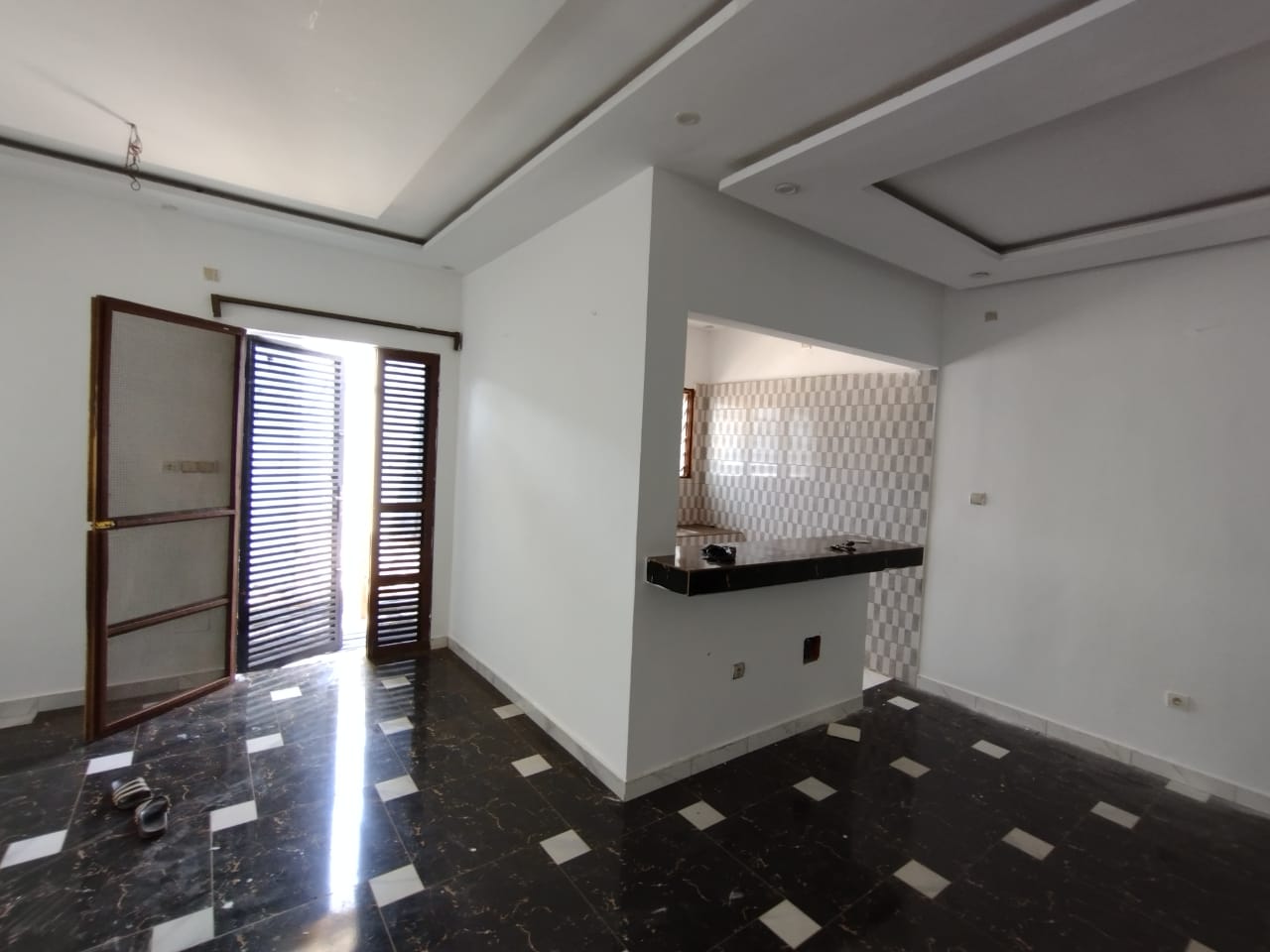 Mini villa de 2 chambres salon à louer à Djagblé Avéta Lowé – 50 000 FCFA