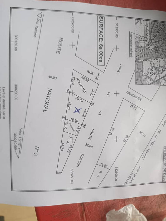 Terrain d'un lot en vente proche du goudron à Adidogomé Adinamoto – 115 millions FCFA