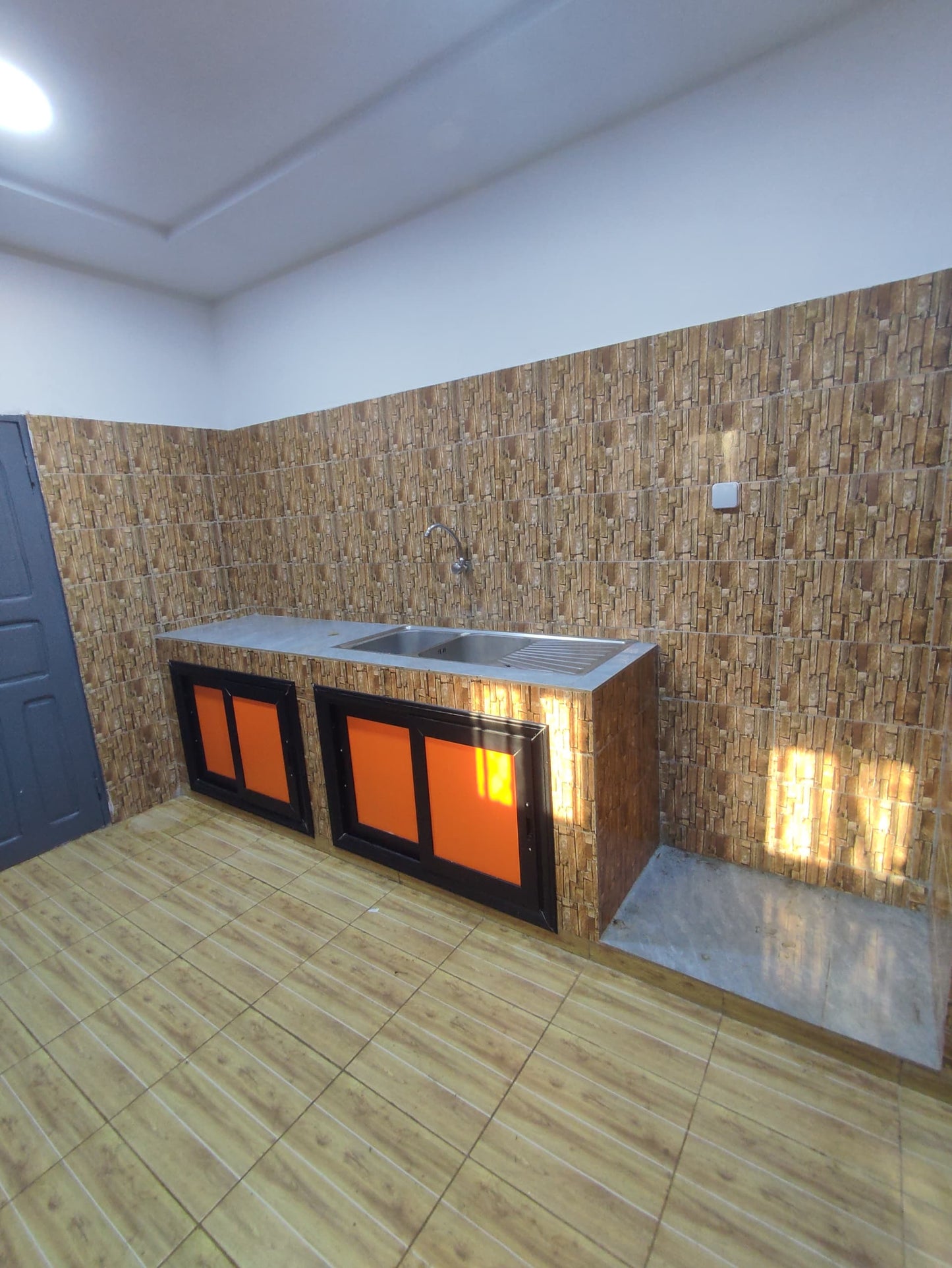 Appartement 3 chambres à louer à Novissi non loin du pressing du Golfe – 200 000 FCFA