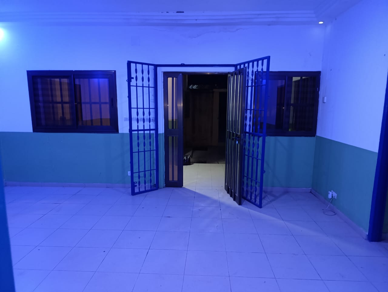 Villa 2 chambres en location à Adidogomé Yokoe derrière station Energium – 100000 FCFA