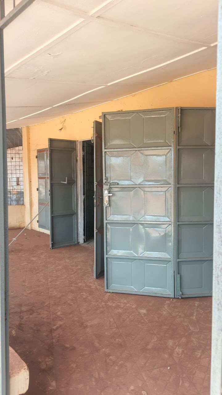 Boutique avec magasin et cuisine en location à Avedji – 120 000 FCFA