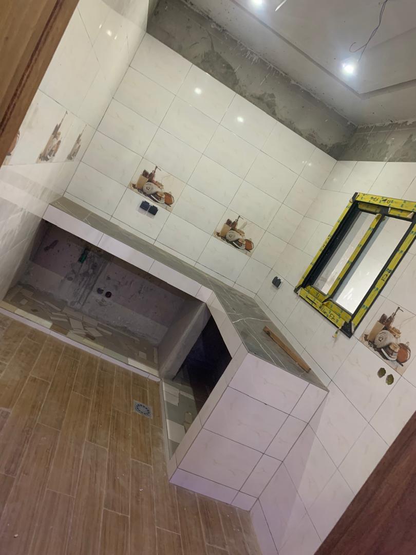 Villa R+1 à louer à Agoe Demakpoe – 500 000 FCFA/mois