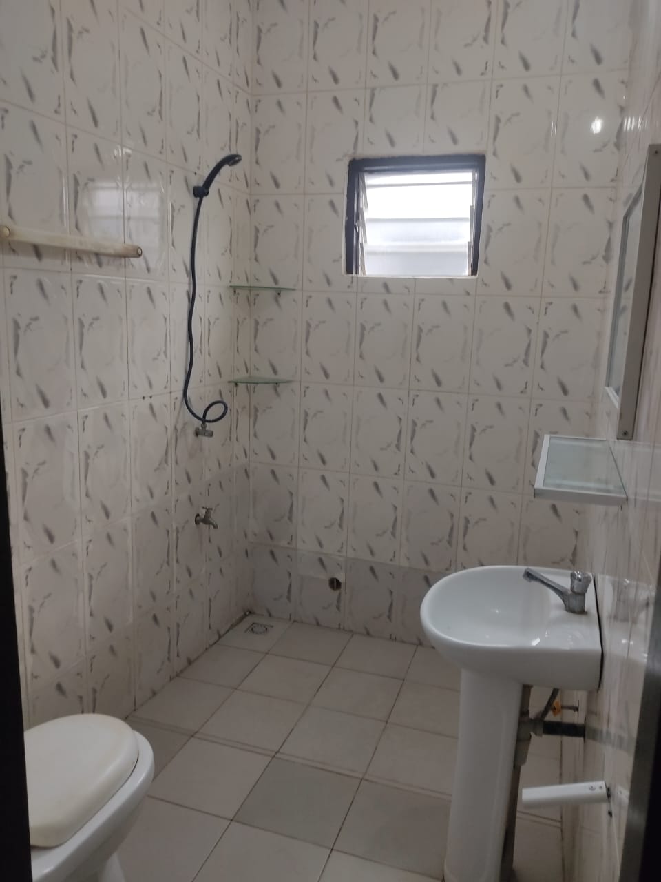 Villa 4 chambres en location à Avépozo – 200000 FCFA