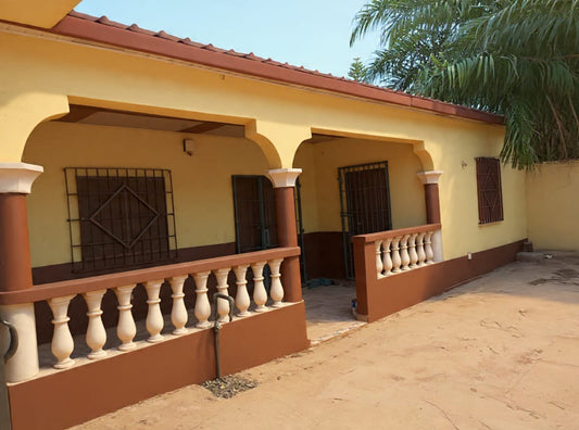 Villa 2 chambres en vente à Zanguera Klikamé – 16 millions FCFA