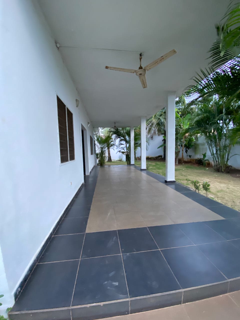Villa 3 chambres à louer à Forever – 400.000 FCFA / mois