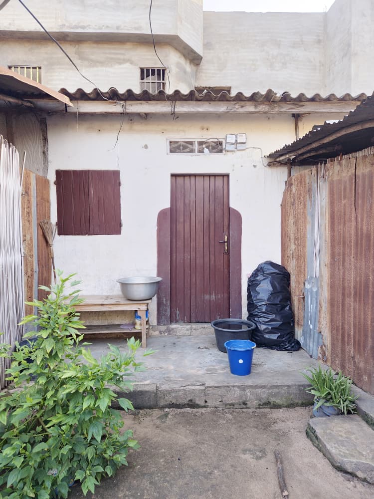 Maison de 240 m² en vente à Totsi Gblinkomé – 23 millions FCFA