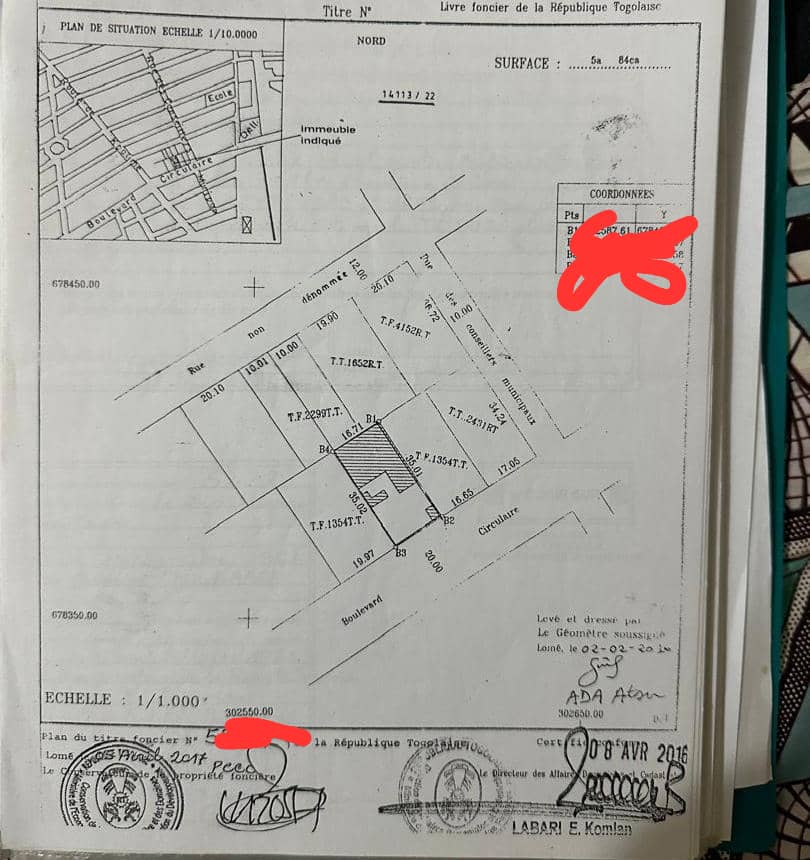 Terrain 1 lot en vente en bordure du goudron sur le Boulevard Circulaire du 13 Janvier – 300 millions FCFA