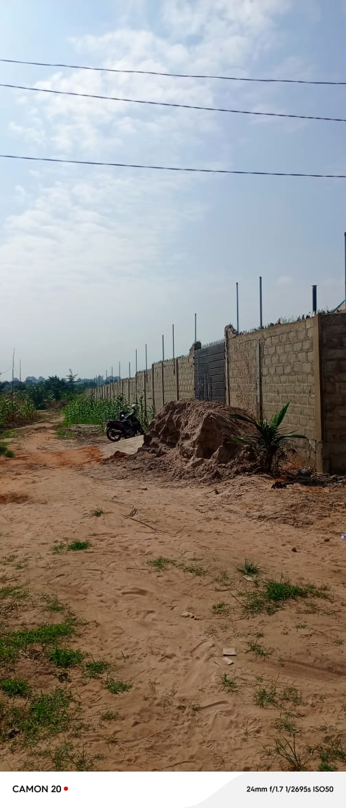 Terrain de 21 lots en vente à Adetikopé Logoé derrière PIA – 315 millions FCFA