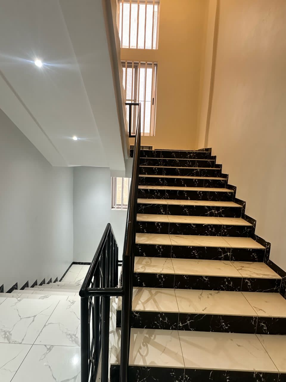 appartement 3 chambres en location à Amadahomé Bar Visa – 120 000 FCFA