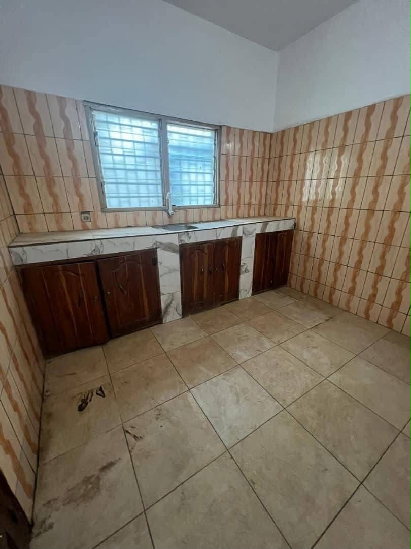 Villa 3 chambres à louer à Avédji Cito, à 200 m du goudron – 250.000 FCFA