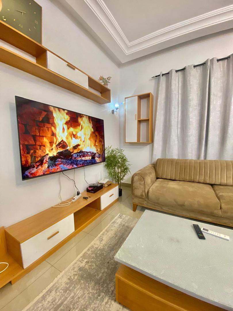 Appartement 2 chambres meublé à louer à Cacaveli – 450 000 FCFA/mois