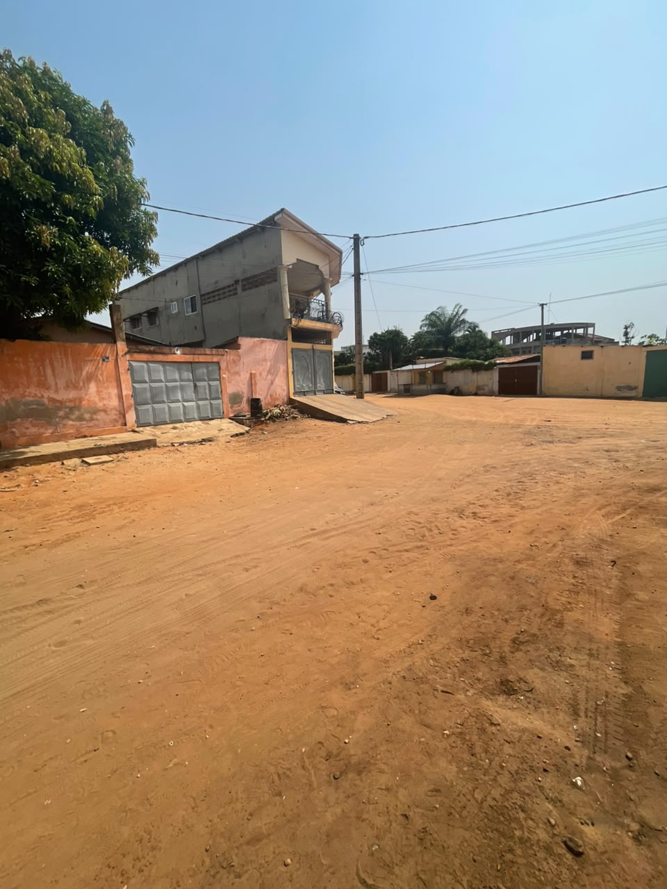 1 lot en vente à Djidjolé avec accès goudron – 55 millions FCFA