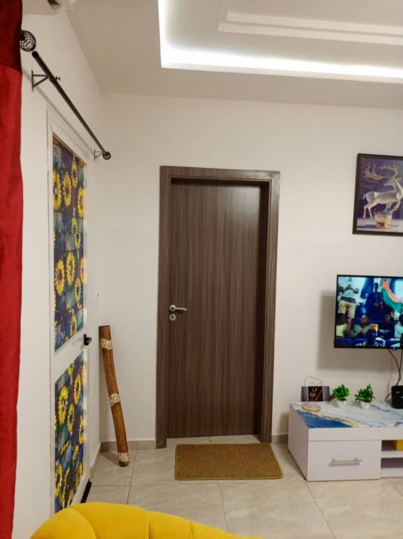 Villa 7 appartements en vente à Agoè Sogbossito – 60 millions FCFA