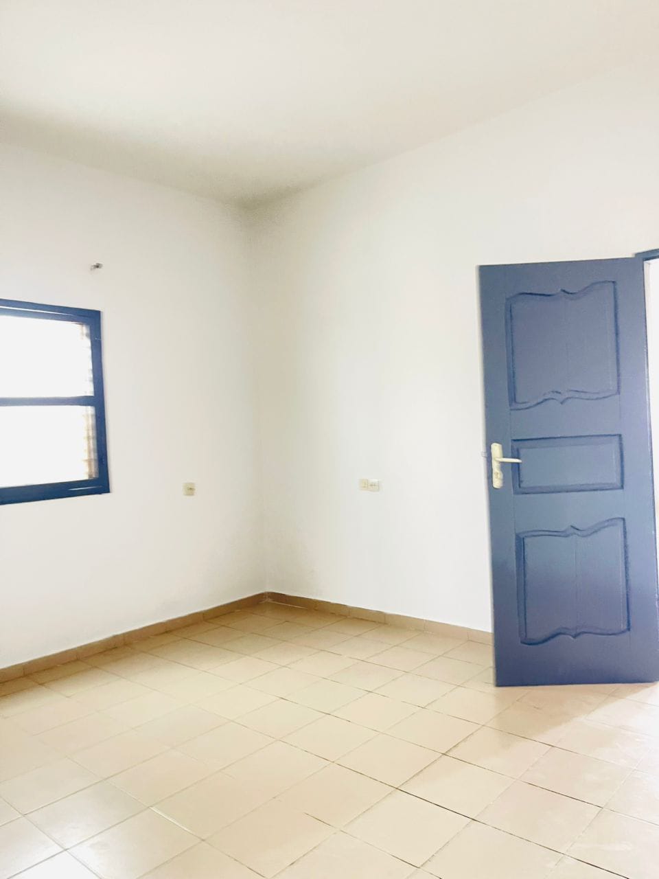 Appartement 3 chambres salon à louer à Adidogomé Aménopé – 80 000 FCFA