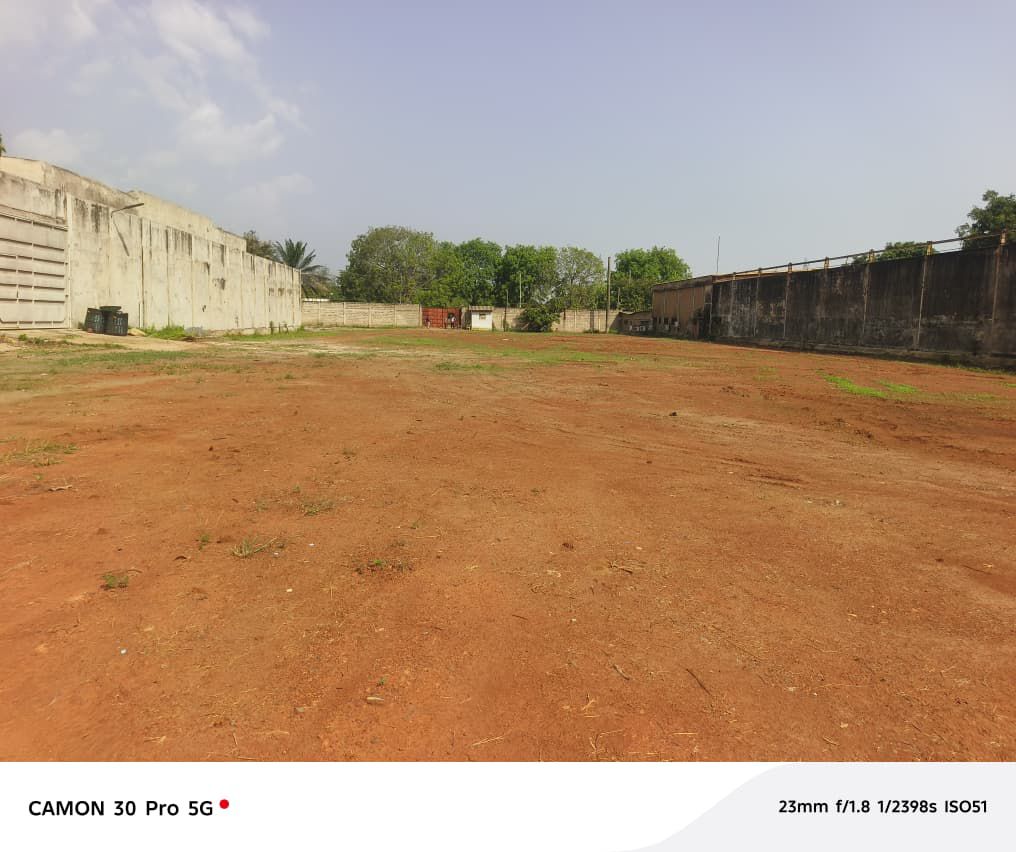 10 lots de terrain en vente à Baguida proche du goudron RN2 Lomé Anèho – 650 millions FCFA le tout
